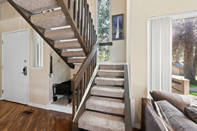 57018 Tennis Village Lane, Sunriver, OR 97707