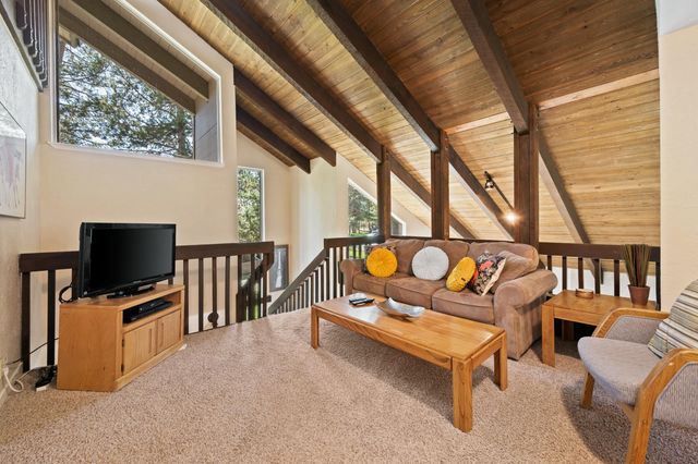 57018 Tennis Village Lane, Sunriver, OR 97707