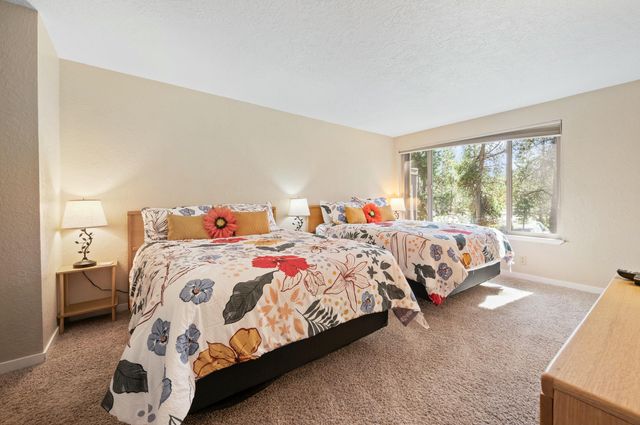 57018 Tennis Village Lane, Sunriver, OR 97707