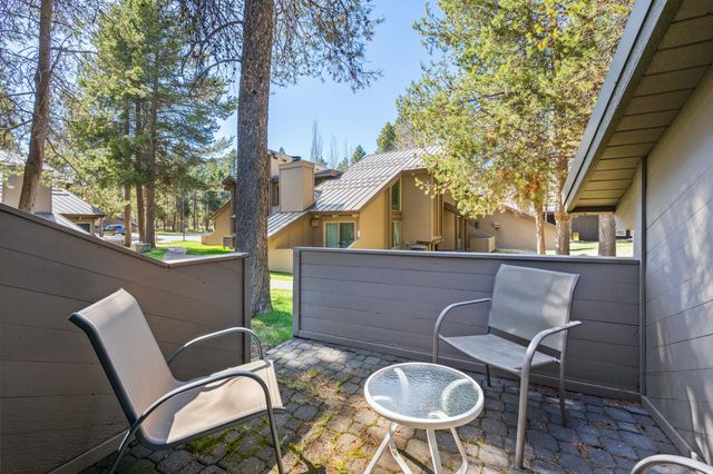 57018 Tennis Village Lane, Sunriver, OR 97707