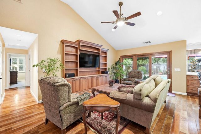 3023 Ironwood Way, West Sacramento, CA 95691