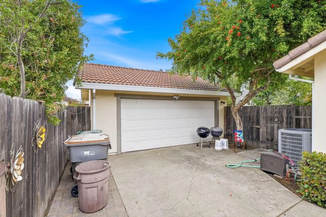 3023 Ironwood Way, West Sacramento, CA 95691
