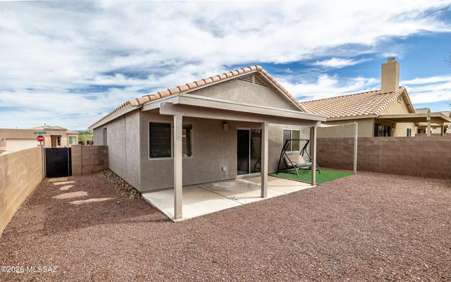 658 S Painted River Way, Vail, AZ 85641