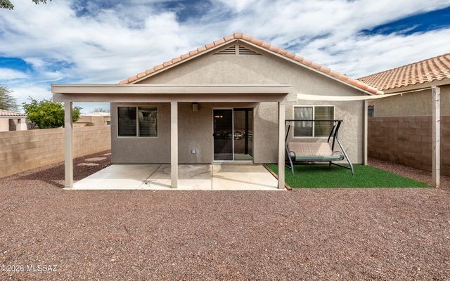 658 S Painted River Way, Vail, AZ 85641