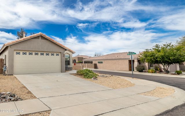 658 S Painted River Way, Vail, AZ 85641