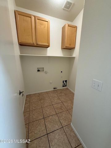 658 S Painted River Way, Vail, AZ 85641