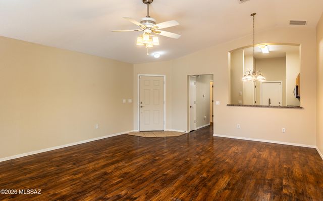 658 S Painted River Way, Vail, AZ 85641