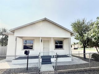 392 W L, Colton, CA 92324