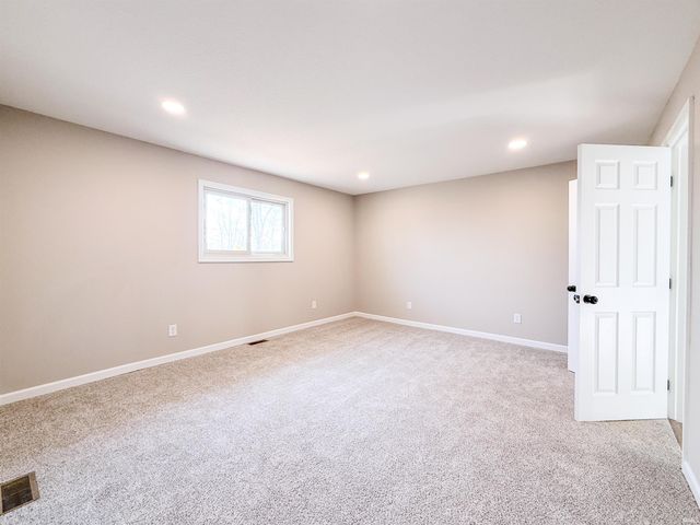 402 W Pleasant Street, Churubusco, IN 46723