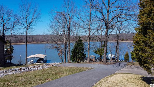 115 Dogwood Hills Club Dr, Gilbertsville, KY 42044