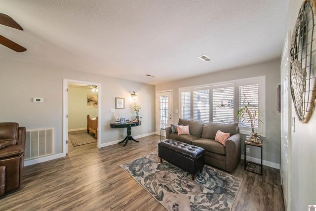 115 Dogwood Hills Club Dr, Gilbertsville, KY 42044