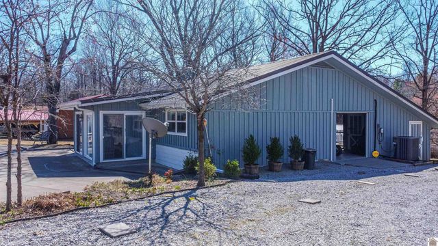 115 Dogwood Hills Club Dr, Gilbertsville, KY 42044