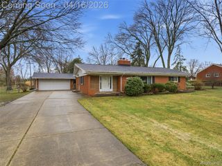 192 Booth Road, Troy, MI 48085