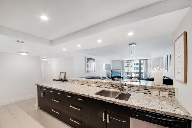 1147 Hillsboro Mile 505, Hillsboro Beach, FL 33062