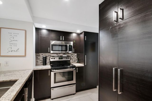 1147 Hillsboro Mile 505, Hillsboro Beach, FL 33062