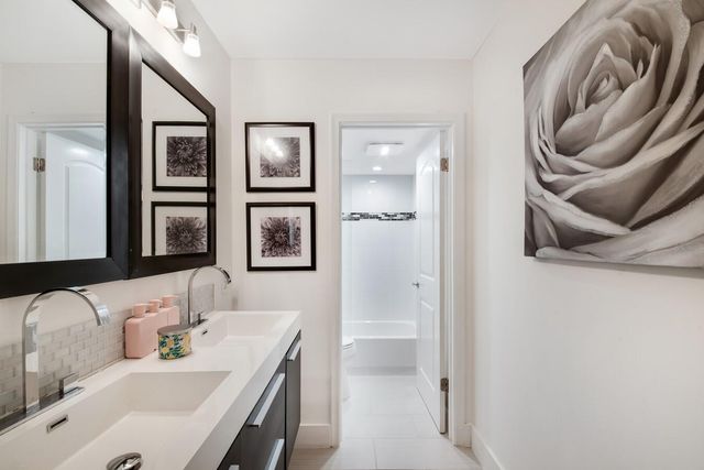 1147 Hillsboro Mile 505, Hillsboro Beach, FL 33062