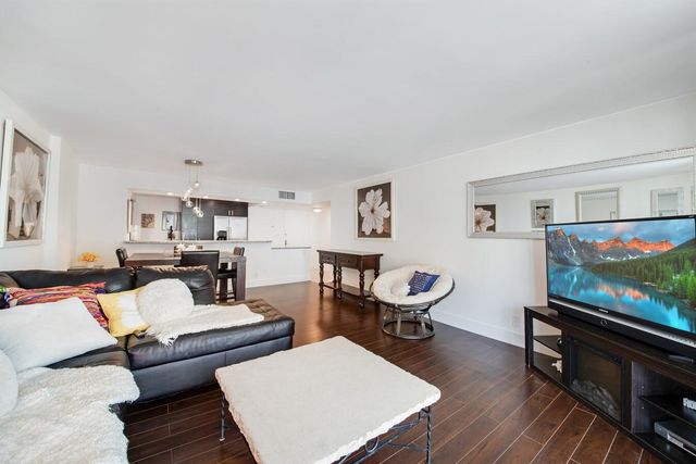 1147 Hillsboro Mile 505, Hillsboro Beach, FL 33062