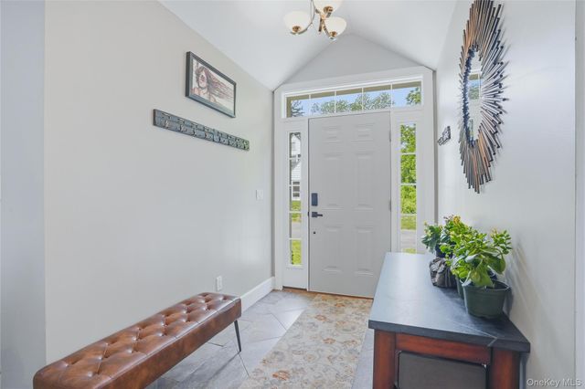209 Sackett Street, Port Ewen, NY 12466