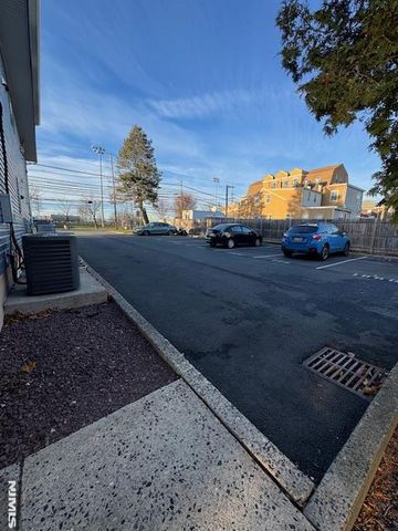 190 Charles Street 190, Secaucus, NJ 07094