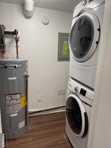 190 Charles Street 190, Secaucus, NJ 07094