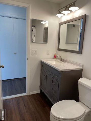 190 Charles Street 190, Secaucus, NJ 07094