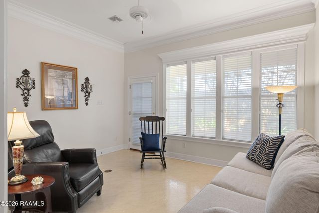 304 Kings Cove Circle, Lafayette, LA 70508