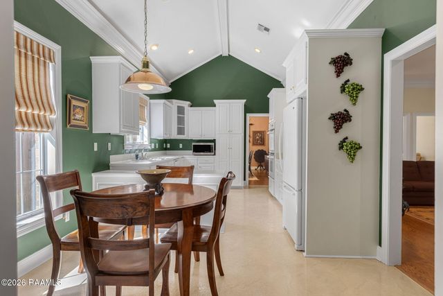 304 Kings Cove Circle, Lafayette, LA 70508