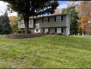 7 Brentwood Drive, New City, NY 10956