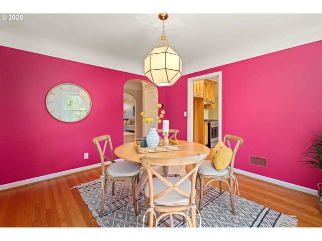10030 Ne SKIDMORE St, Portland, OR 97220