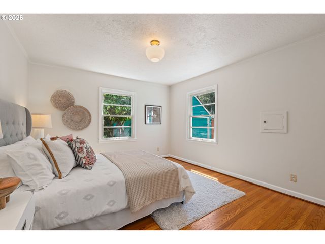 10030 Ne SKIDMORE St, Portland, OR 97220