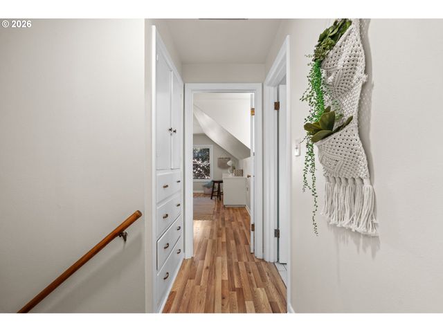 10030 Ne SKIDMORE St, Portland, OR 97220