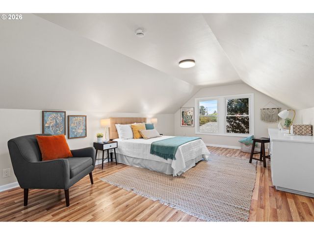 10030 Ne SKIDMORE St, Portland, OR 97220