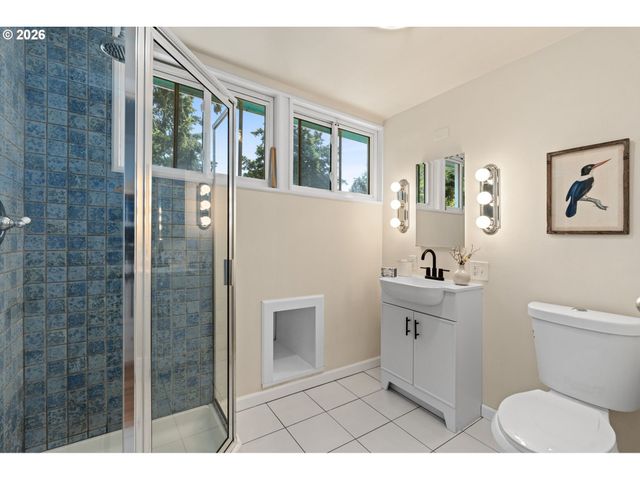 10030 Ne SKIDMORE St, Portland, OR 97220