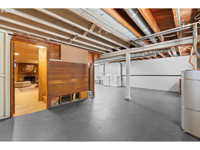 10030 Ne SKIDMORE St, Portland, OR 97220