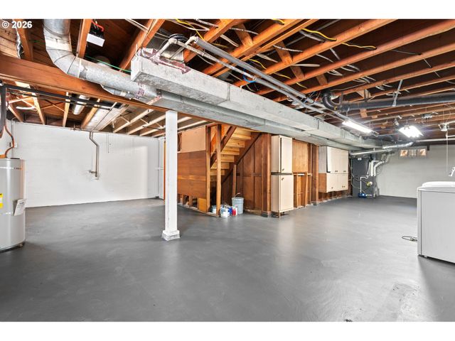 10030 Ne SKIDMORE St, Portland, OR 97220