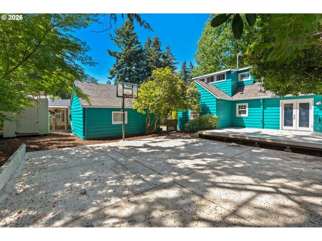 10030 Ne SKIDMORE St, Portland, OR 97220
