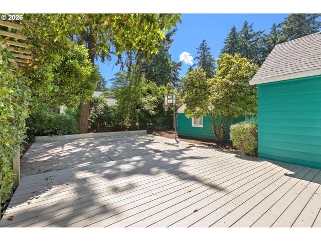 10030 Ne SKIDMORE St, Portland, OR 97220