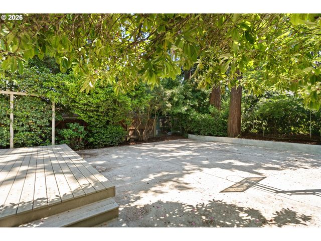 10030 Ne SKIDMORE St, Portland, OR 97220