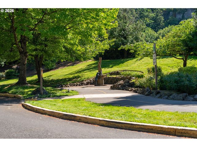 10030 Ne SKIDMORE St, Portland, OR 97220