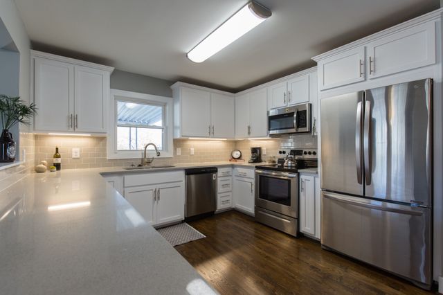 625 N 5th Ct, Nashville, TN 37207