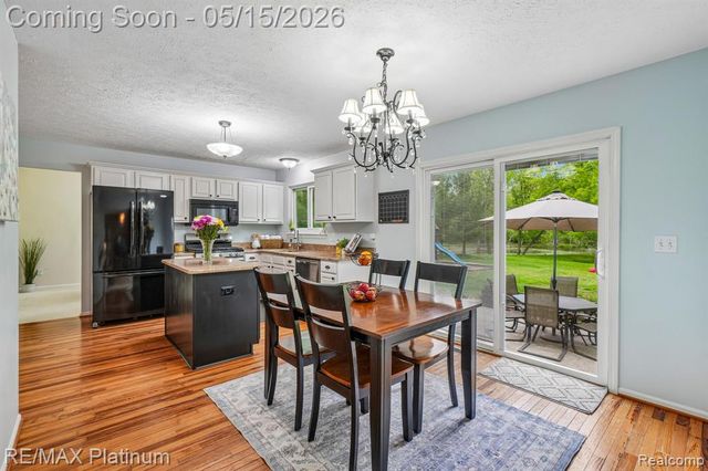 2584 Birchwood Drive, Howell, MI 48855
