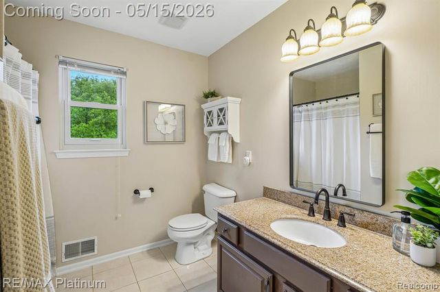2584 Birchwood Drive, Howell, MI 48855