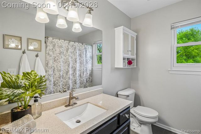 2584 Birchwood Drive, Howell, MI 48855