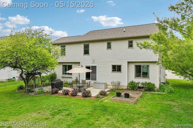 2584 Birchwood Drive, Howell, MI 48855