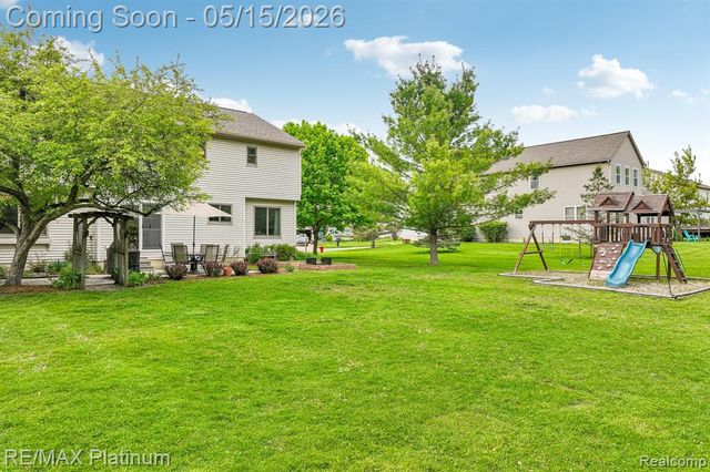 2584 Birchwood Drive, Howell, MI 48855