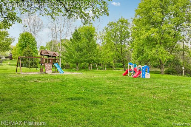 2584 Birchwood Drive, Howell, MI 48855
