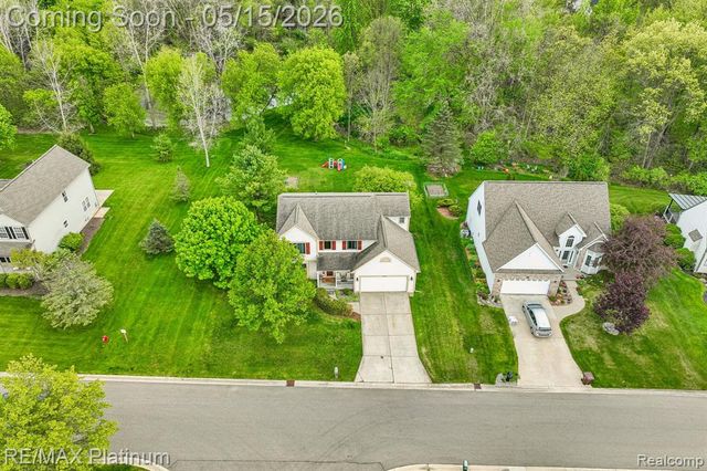 2584 Birchwood Drive, Howell, MI 48855