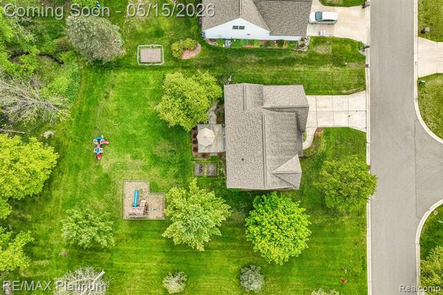 2584 Birchwood Drive, Howell, MI 48855