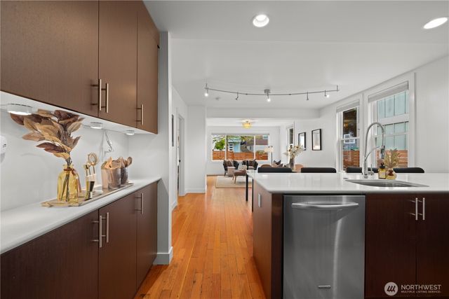 927 29th Avenue S, Seattle, WA 98144