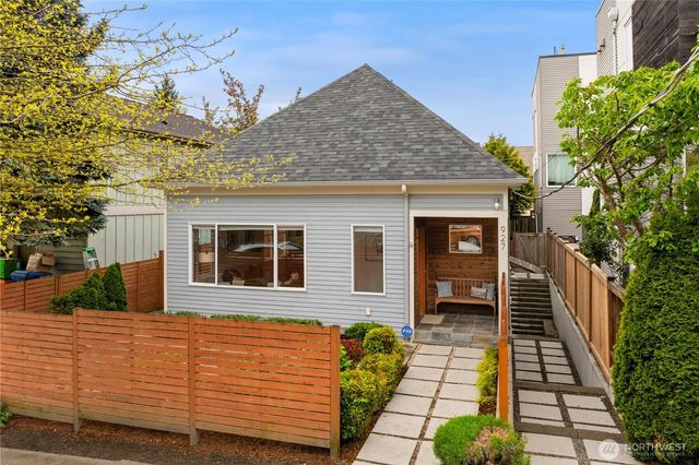 927 29th Avenue S, Seattle, WA 98144